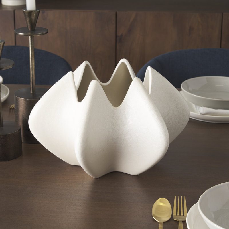 Vase Nazeefah