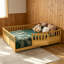 Lit double Montessori avec rails et porte de sécurité, cadre de lit pour tout-petit en bois naturel avec lattes de soutien, lit d'enfant pour un sommeil indépendant et sécuritaire-1421844661-1421844662