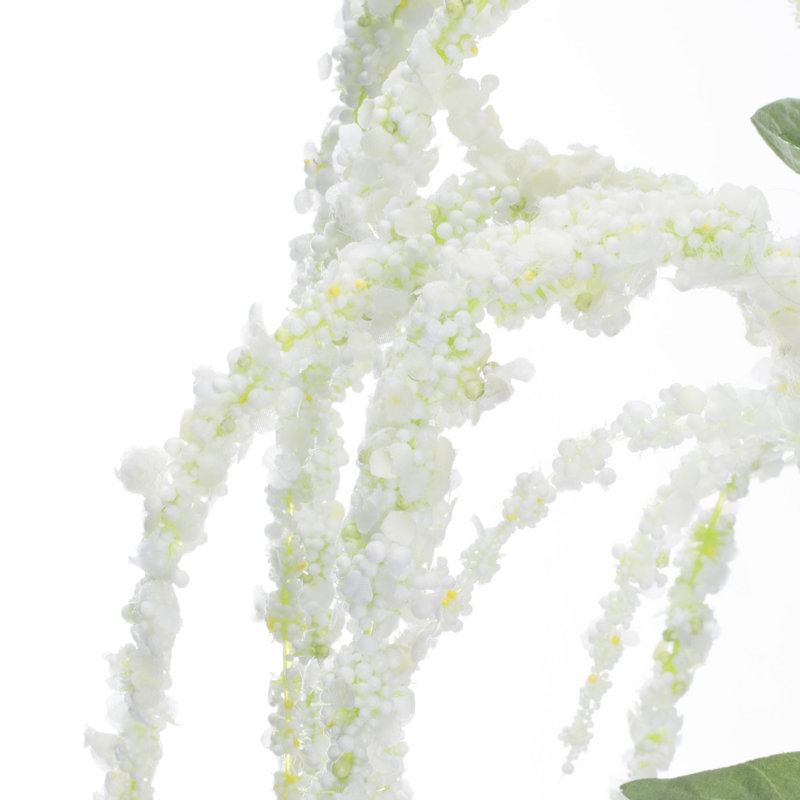 Agencements de fleurs artificielles et de la pièce maîtresse