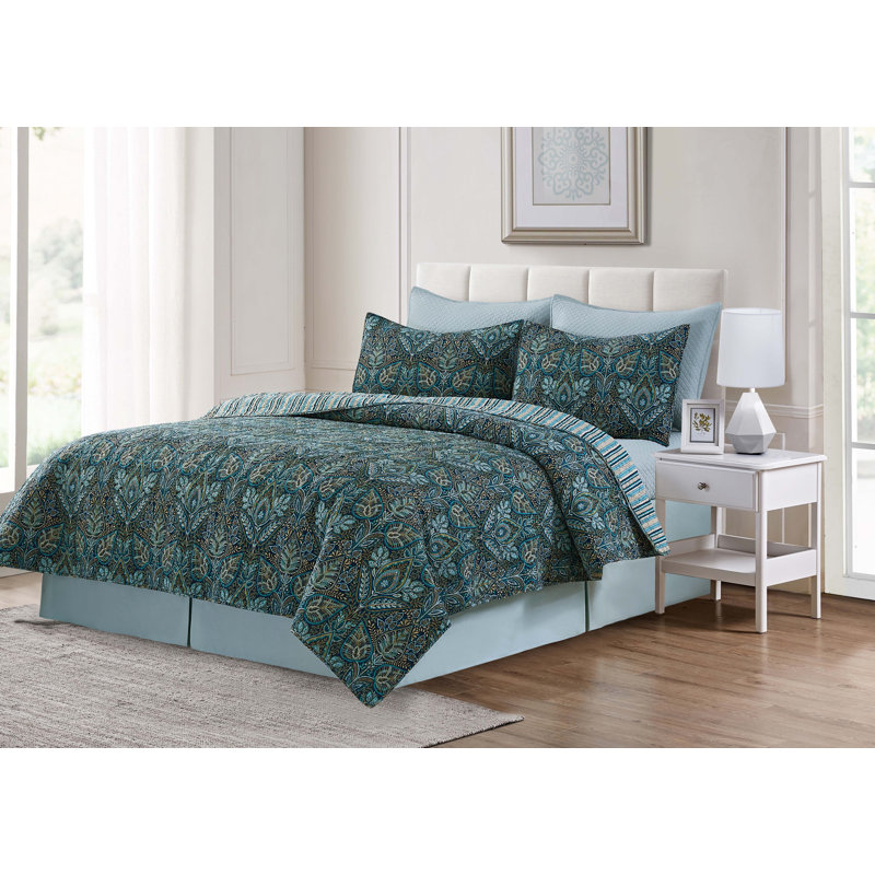 Bailey Blue Quilt Set, Queen Quilt + 2 Standard Shams