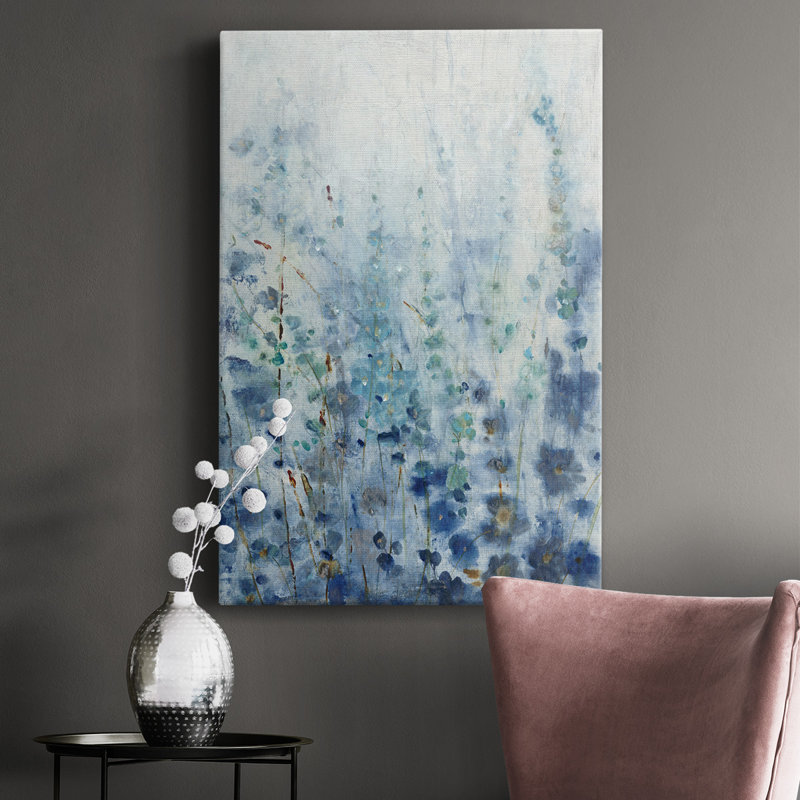 Misty Blooms I - peinture sur toile tendue, H 60 po x l 40 po x P 1 po