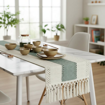 Chemin de table vert à pampilles, 12 x 72 pouces, style bohémien rustique, décoration exquise pour les fêtes à la maison et les tables de salle à manger.