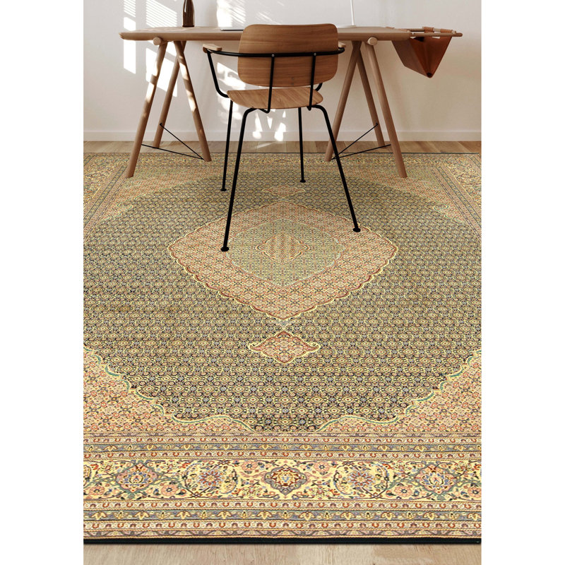 Tapis vert et beige noué à la main de haute qualité