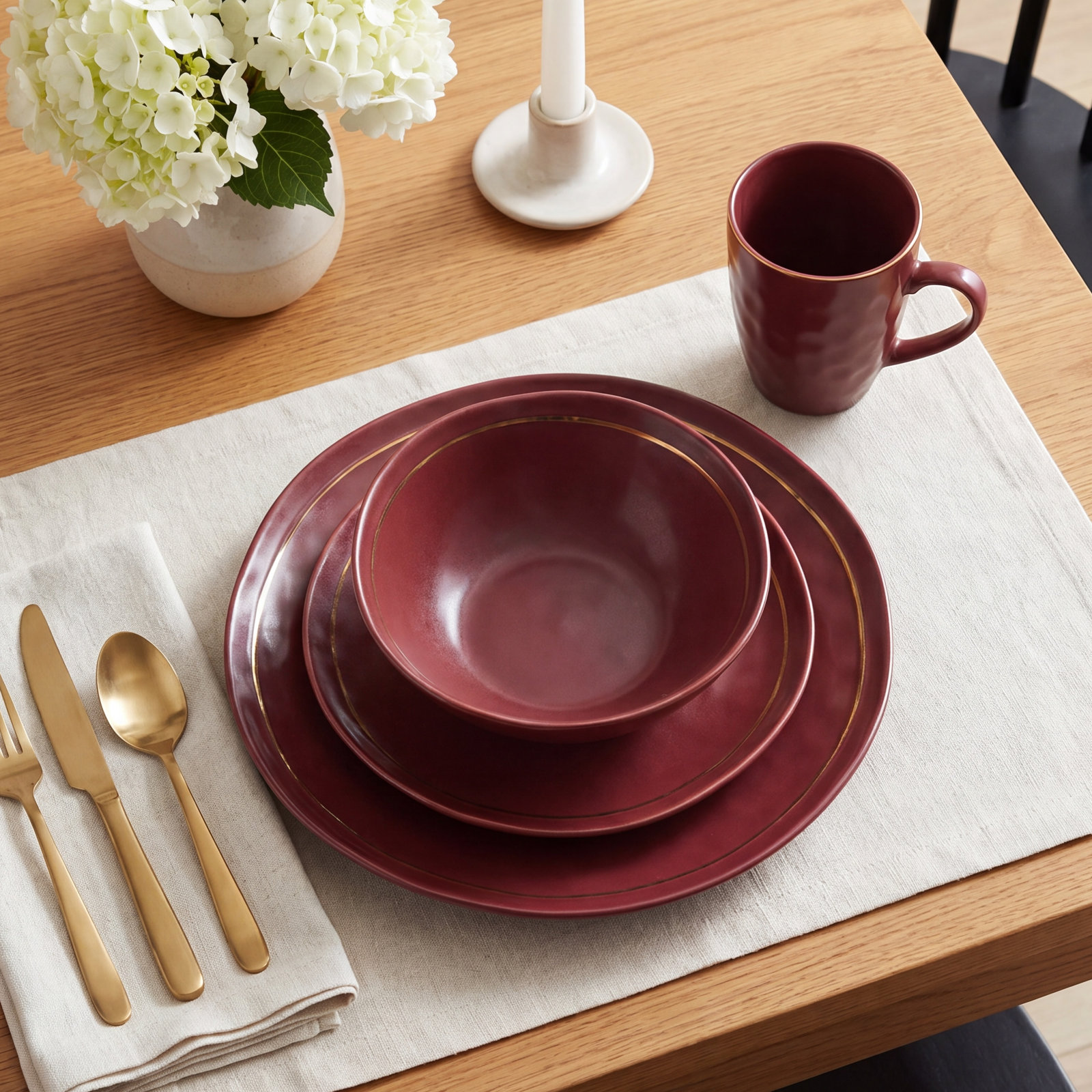 Ceramic Dinnerware Set - Service for 4, Burgundy