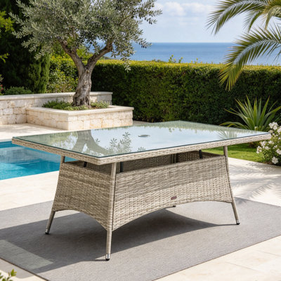 Table de salle à manger 6 places en aluminium PE rotin - verre trempé de 5 mm, trou de parasol, résistant à la rouille et aux rayons UV pour la terrasse