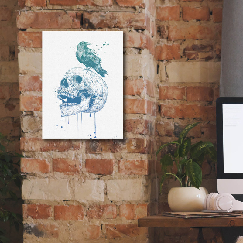 «New Skull, Blue» par Balazs Solti, H 16 po x l 12 po x P 0,75 po