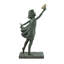 Sculpture fille avec papillon