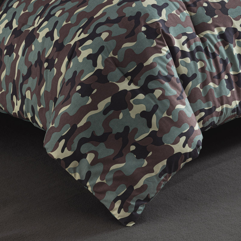 Full Green Microfiber Reversible Camouflage Comforter Set