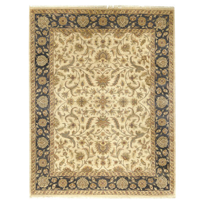Hand Knotted Wool Oriental Area Rug in Ivory And Black