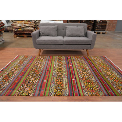 Tapis géométrique en laine 5 x 8