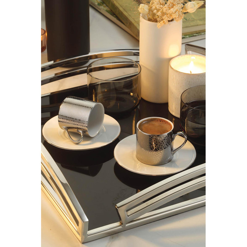 Tasse à café et soucoupe