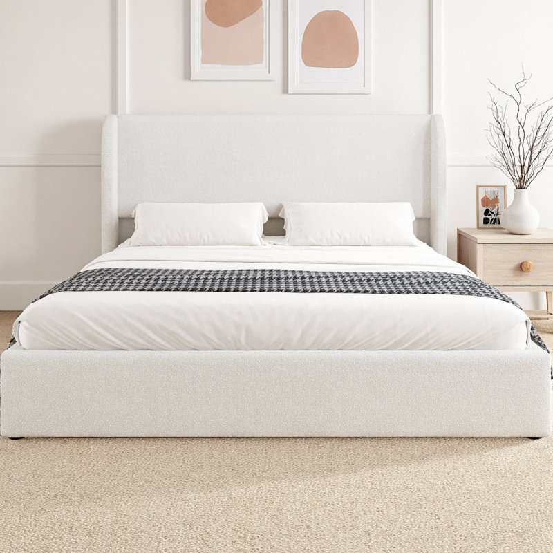 Structure de lit tapissier avec tête de lit à oreilles Boucle, lit Cloud avec lattes et pieds en bois massif, design minimaliste moderne, aucun sommier nécessaire