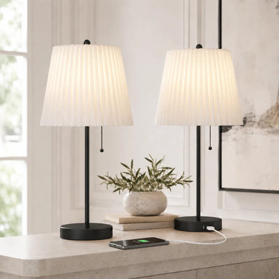 Ensemble de 2 lampes de table modernes du milieu du siècle en métal noir de 52,7 cm (20,75 po) avec double port USB et abat-jour en verre pour chambre à coucher et salon.