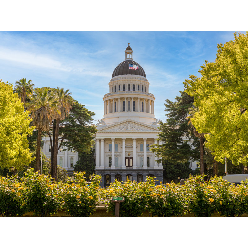 State Capitol in Sacramento par Steven Heap, H 24 po x l 32 po, Toile tendue
