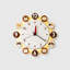 Horloge murale brune et blanche