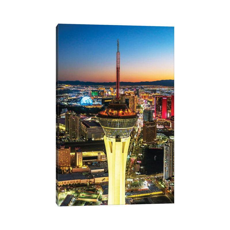 Vue aérienne de Las Vegas Night - reproduction d'art murale encadrée, Toile tendue, Ne s’applique pas, H 18 po x l 12 po