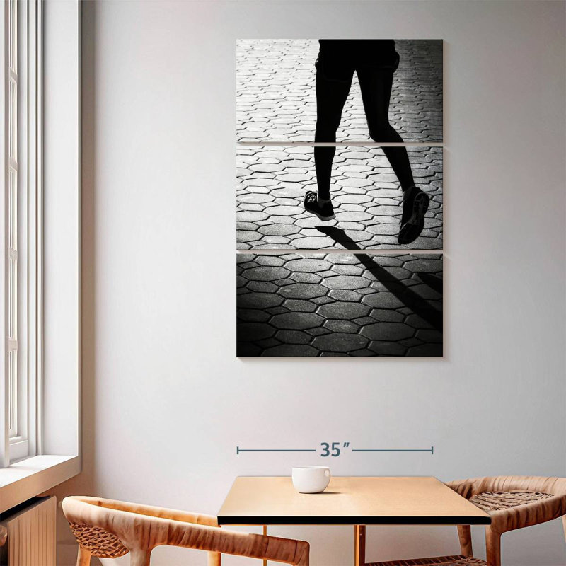 Sireci BW Jogging, 65" H x 42" W