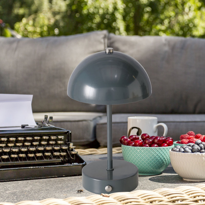 Johnn Metal Table Lamp