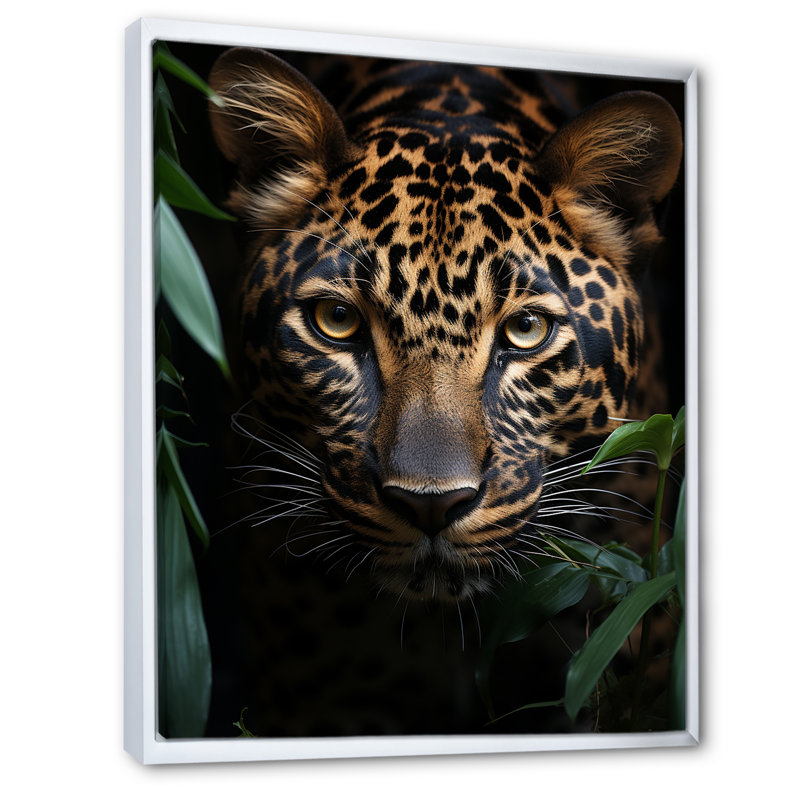 «Leopard Silent Stalk I», art sur toile léopard, H 20 po x l 12 po x P 1 po, Cadre flottant blanc