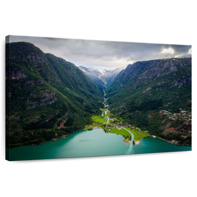 Kavia Odda Mountain Scene
