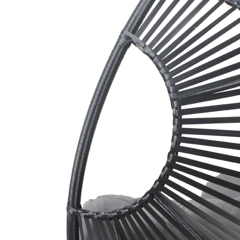 Élégant fauteuil à œufs suspendu à dossier arqué, capacité de 400 lb avec coussin de 8 pouces, rotin PE pour une utilisation intérieure et extérieure