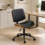 Chaise de bureau moderne sans accoudoirs avec dossier ergonomique et tissu mesh respirant pour un confort optimal même après de longues heures d'utilisation.