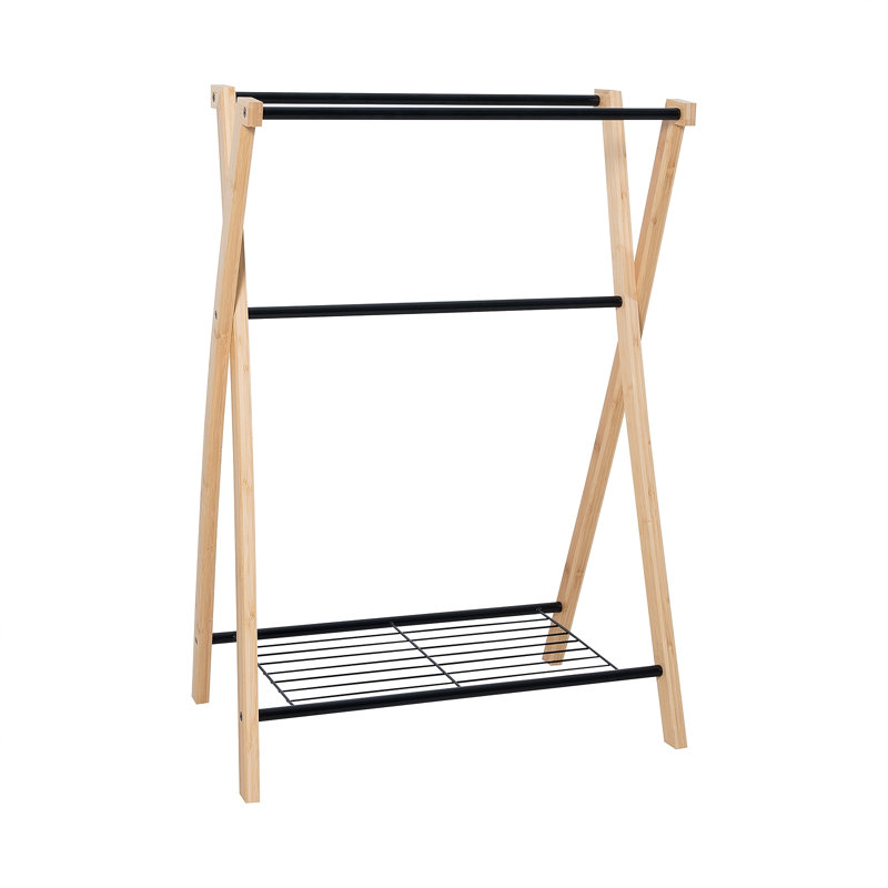 Vêtements et supports à vêtements