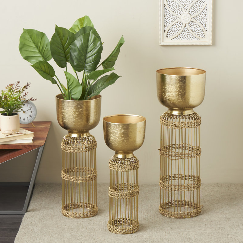Ferrier 3 Piece Metal Textured Dome Indoor Planter with Woven Seagrass and Caged Rod Pedestal Base Set, Gold