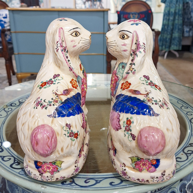 Tobacco Leaf Staffordshire Style Bunny Figurines Pair