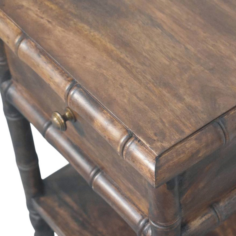 Table de chevet sculptée en bambou