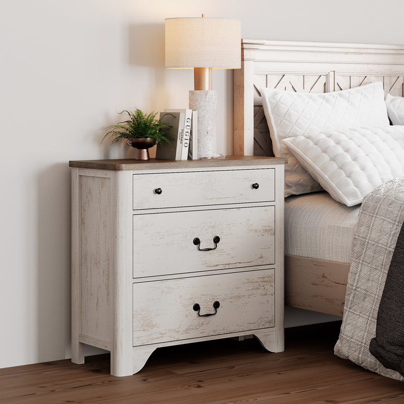 Farmhouse 3-Drawer Dresser,Modern 31.5" End Table With Ample Storage,Wood Wide Chest For Bedroom,Living, White