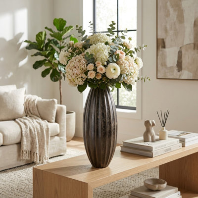 Pottery Earthenware Decorative Vase - Elegant Textured Design, Handcrafted Artistic Accent, Modern Home Decor, Stylish Centerpiece For Floral Arrangements, Timeless Decorative Display For Any Space