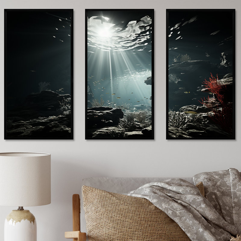 «Deep Light On Coral Hidden Treasures II - Coastal Coral Under Water», ensemble d'art mural, Cadre flottant noir