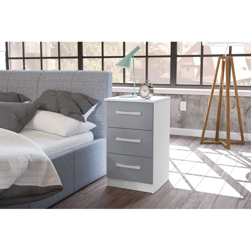 Carneshia Piece Bedroom Set, White/Grey