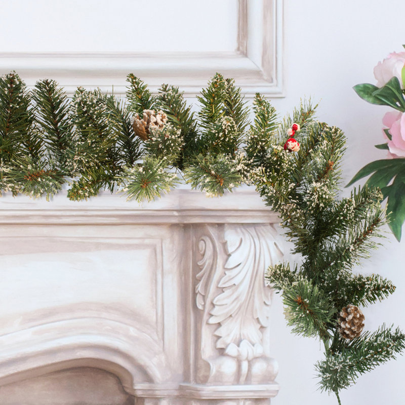 6' Pre-Decorated Christmas Garland
