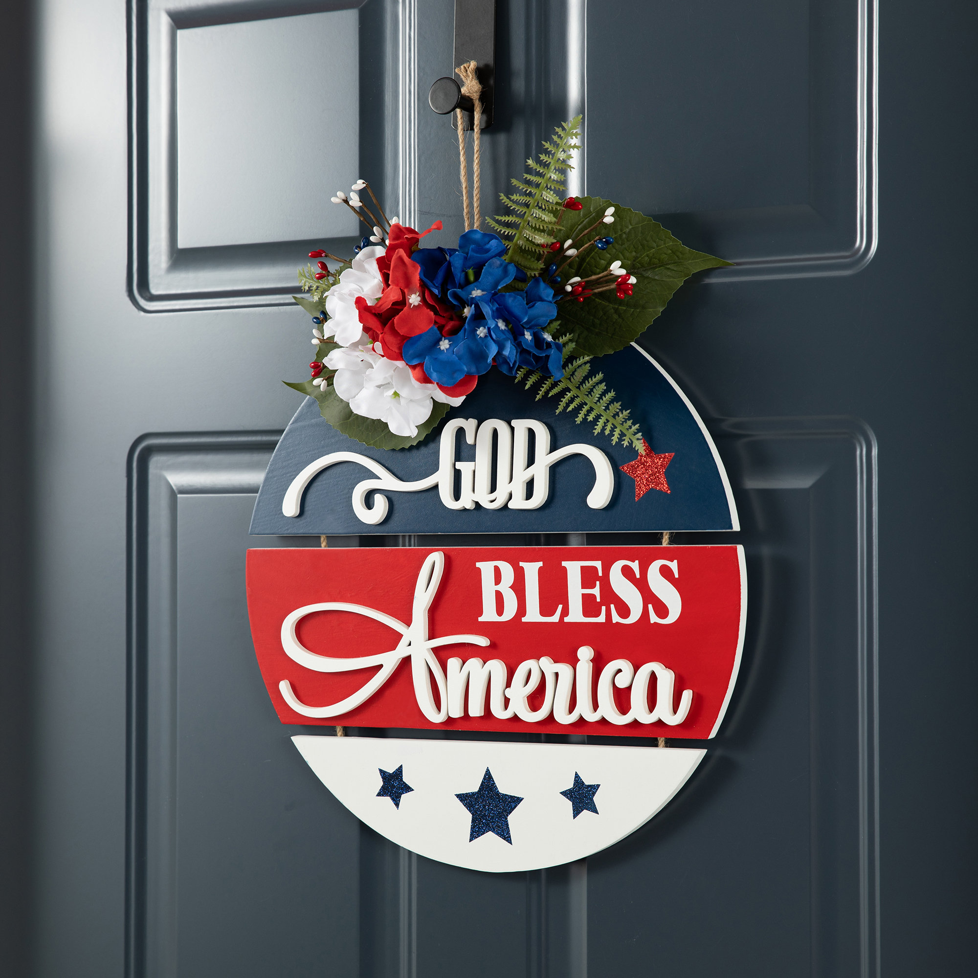 The Holiday Aisle® Patriotic/ Americana Wooden Round Sign Hanger Door Mural | Wayfair
