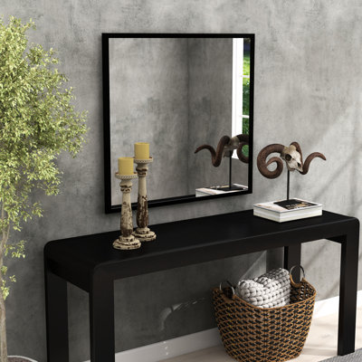 Miroir de 32 pouces en aluminium noir pour le couloir, zone de réflexion spacieuse, construction, apparence contemporaine, salle de bain murale à installation rapide, espace vaste, structure, esthétique intemporelle, sans effort