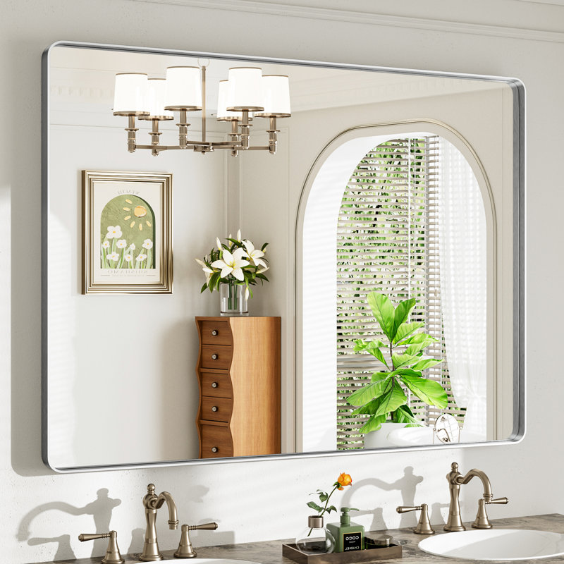 Miroir de salle de bain mural Llesenia, Argent argent, 48 po x 36 po, Rectangulaire