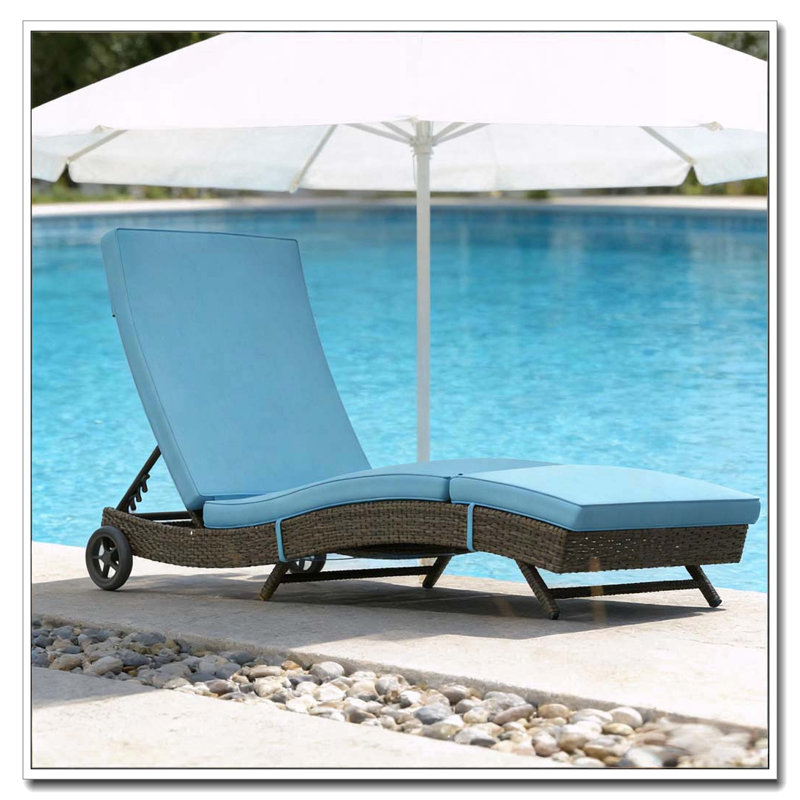 Chaise longue en osier avec design en forme de S profilé, coussin et inclinaison à 5 positions