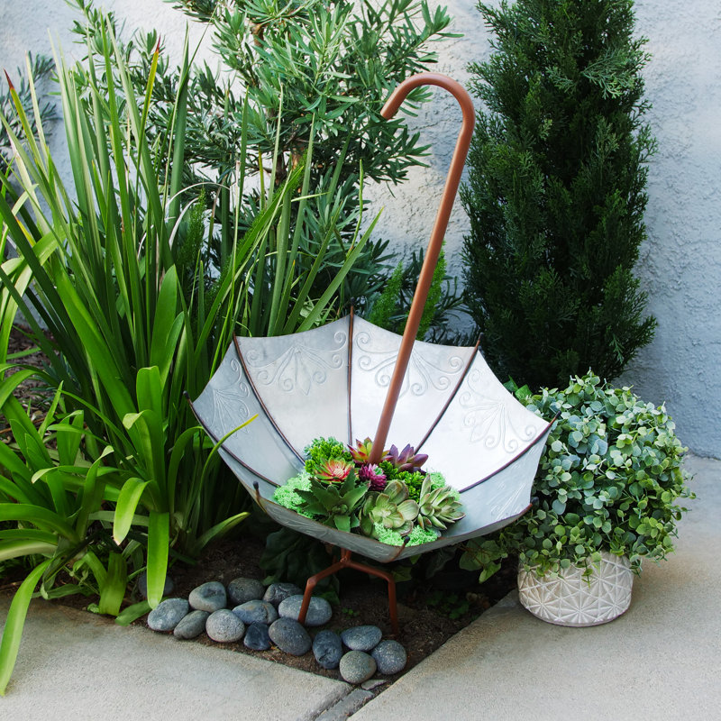 Skoog Metal Statue Planter