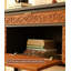 Console rétro en bois sculpté et noir avec relief floral-806808848