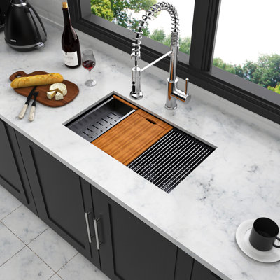 Évier de cuisine 28 po x 18 po x 10 po en acier inoxydable noir de calibre 16, efficacité du poste de travail, drain en douceur, atmosphère silencieuse avec gabarit et kit de réduction du bruit Finition en acier, calibre, pratique, facile