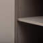 Armoire de rangement à portes verticales à rayures verticales avec poignées en métal, tablettes réglables pour une organisation moderne et polyvalente