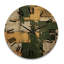 Horloge murale jaune sur fond jaune-532904236