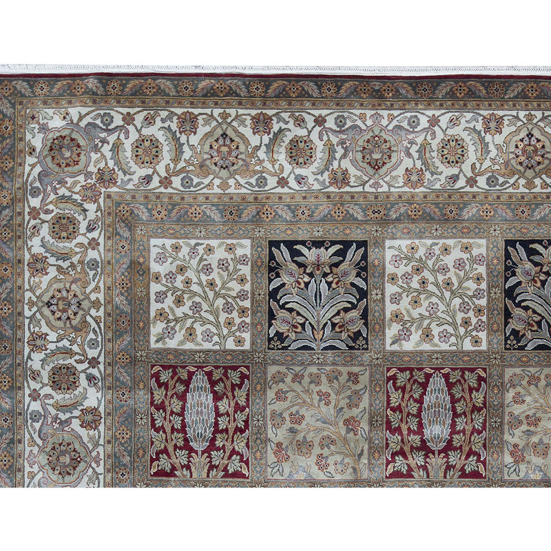 Tapis multicolore et ivoire noué à la main de haute qualité