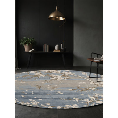Tapis gris soyeux et moelleux