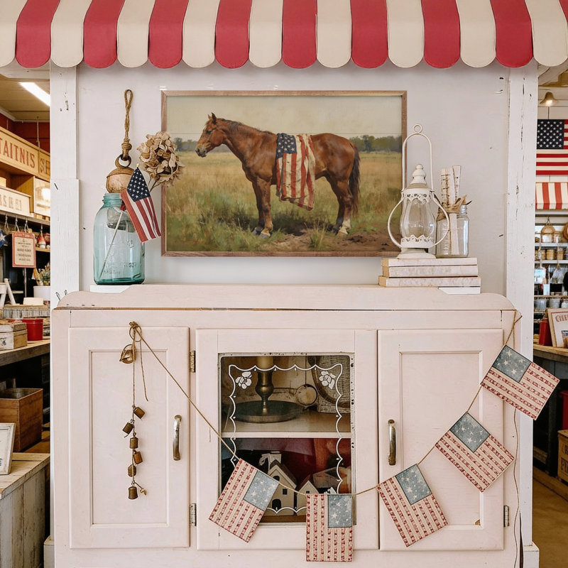 Bay Mare Horse With American Flag, H 5 po x l 8 po