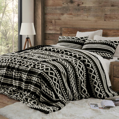 Wonderful 3D Textured Fair Isle Plush 3-Piece Comforter Set