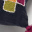 Coussin décoratif bleu marine à motifs tribaux brodés