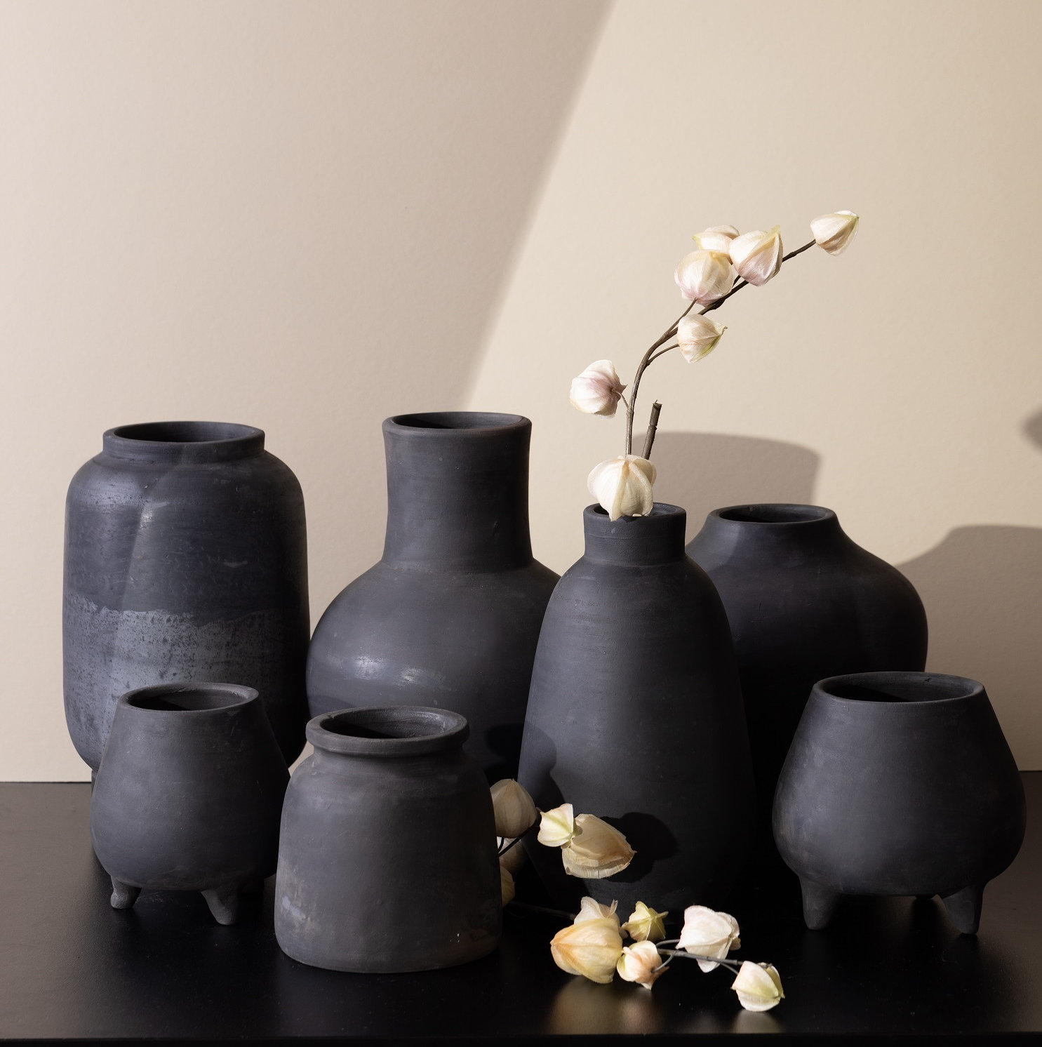 Heydan 7" Urn Planter, 6.25" H x 6" W x 6" D